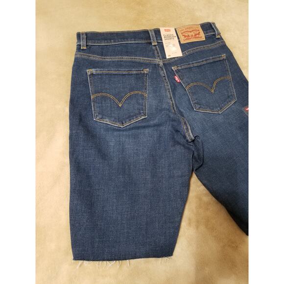 Levi's NWT Bermuda Shorts Denim Jeans Sculpt Mid Rise Slim Through Size 26 Blue - Picture 10 of 14